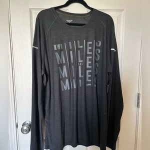 Old navy active longsleeve shirt